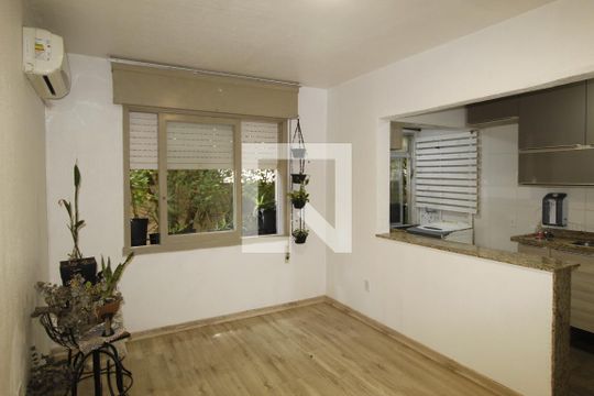 Sala de apartamento à venda com 1 quarto, 40m² em Jardim do Salso, Porto Alegre