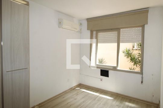 Quarto de apartamento para alugar com 1 quarto, 40m² em Jardim do Salso, Porto Alegre