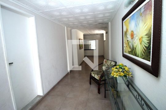 Hall de entrada de apartamento à venda com 3 quartos, 63m² em Vista Alegre, Rio de Janeiro