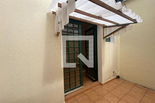 Quintal de casa para alugar com 1 quarto, 100m² em Belenzinho, São Paulo