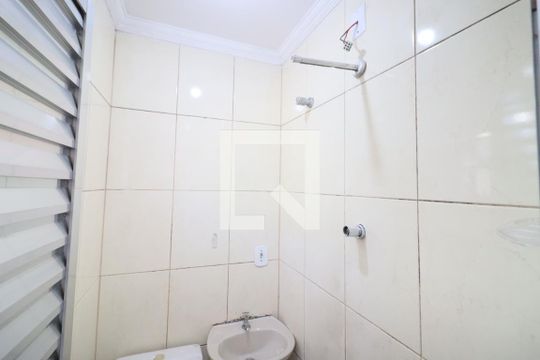Casa 1 - Banheiro de casa para alugar com 2 quartos, 70m² em Bandeiras, Osasco