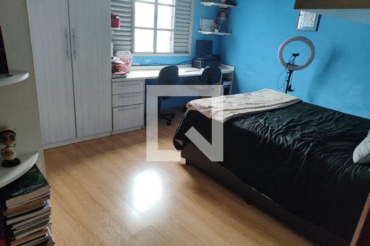 Casa à venda com 5 quartos, 260m² em Vila Brasilio Machado, São Paulo