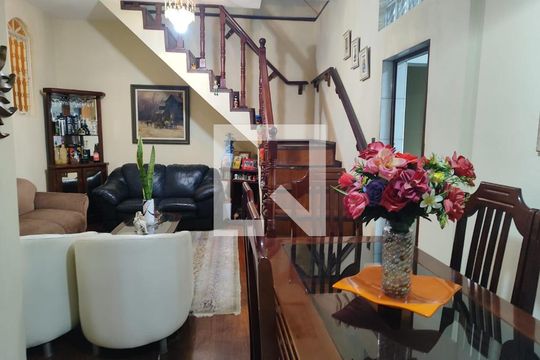 Casa à venda com 5 quartos, 260m² em Vila Brasilio Machado, São Paulo