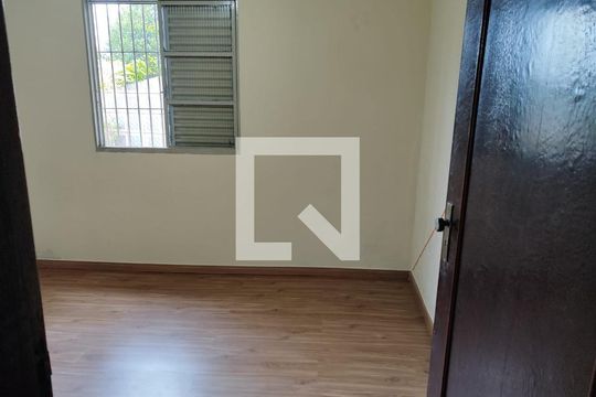 Casa à venda com 5 quartos, 260m² em Vila Brasilio Machado, São Paulo