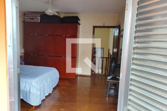 Casa à venda com 5 quartos, 260m² em Vila Brasilio Machado, São Paulo
