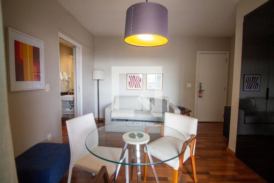Sala  de apartamento para alugar com 1 quarto, 42m² em Brooklin, São Paulo
