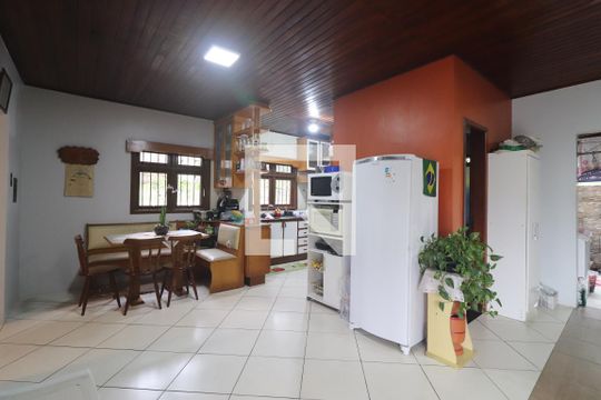 Cozinha de casa à venda com 5 quartos, 231m² em Vila Nova, Novo Hamburgo