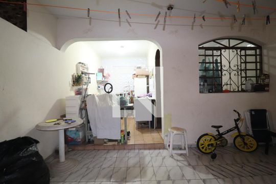 Quintal de casa à venda com 3 quartos, 264m² em Vila Francisco Matarazzo, Santo André
