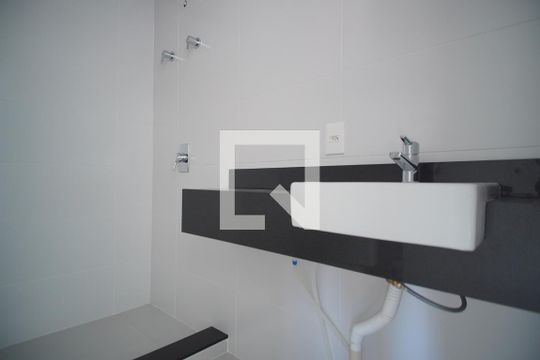 Banheiro da Suíte 1 de apartamento à venda com 2 quartos, 70m² em Santana, Porto Alegre