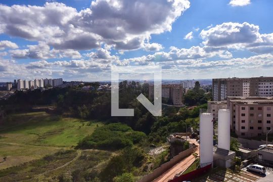 Vista do Quarto 2 de apartamento para alugar com 2 quartos, 47m² em Jardim do Lago, Osasco