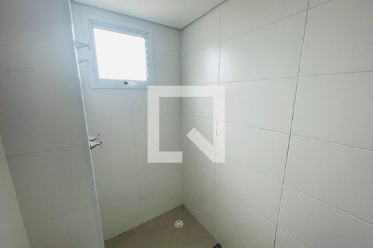 Banheiro  de apartamento à venda com 2 quartos, 64m² em Vila Sao Ricardo, Guarulhos