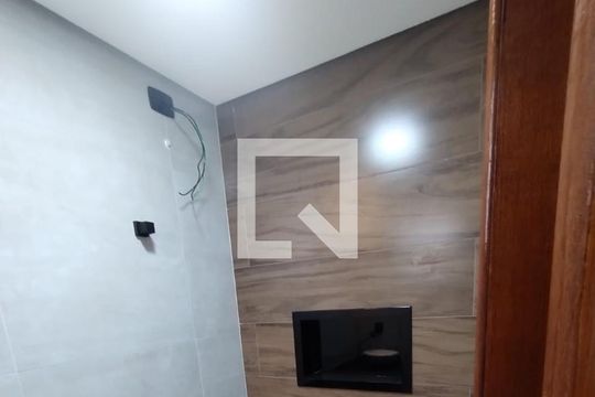 Banheiro do quarto 2 de casa à venda com 2 quartos, 80m² em Parque das Nações, Santo André