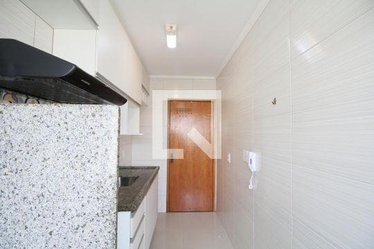 Cozinha de apartamento para alugar com 2 quartos, 53m² em Parque Munhoz, São Paulo