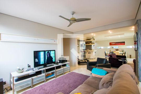 Sala de apartamento para alugar com 4 quartos, 330m² em Jardim, Santo André