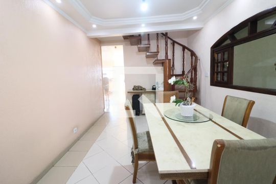 Sala de casa à venda com 3 quartos, 125m² em Cipava, Osasco