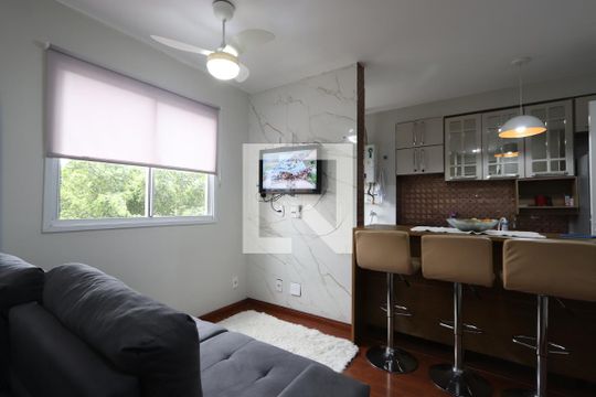 Sala de apartamento à venda com 2 quartos, 37m² em Cidade Satélite Santa Bárbara, São Paulo