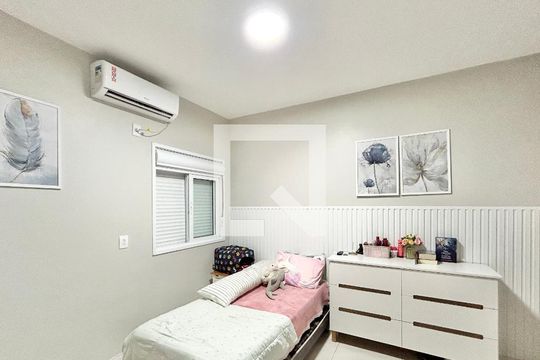 Quarto de casa à venda com 3 quartos, 176m² em Vicentina, São Leopoldo
