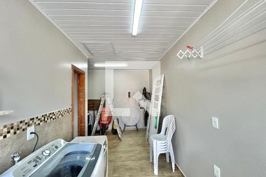 Lavanderia de casa à venda com 3 quartos, 176m² em Vicentina, São Leopoldo