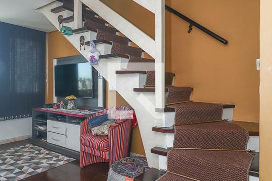 Escada de apartamento à venda com 3 quartos, 110m² em Passo D’areia, Porto Alegre