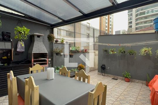 Quintal de casa à venda com 2 quartos, 136m² em Jardim Paulista, São Paulo