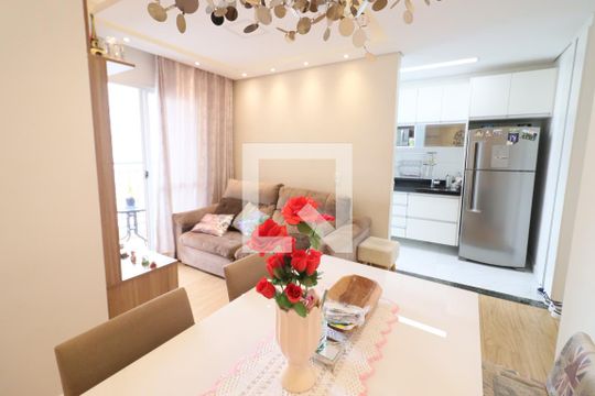 Sala de apartamento à venda com 2 quartos, 55m² em Continental, Osasco