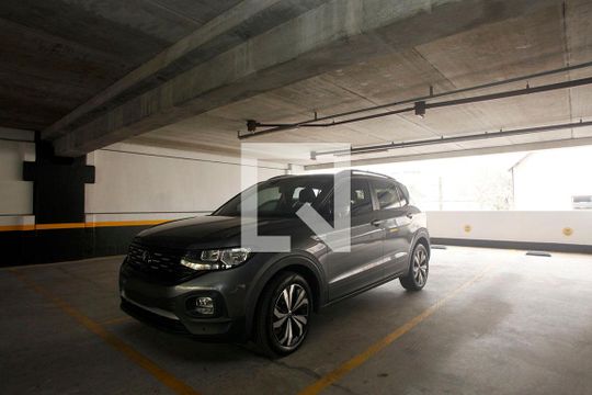 Box Garagem (vaga dupla) de apartamento à venda com 2 quartos, 64m² em Santana, Porto Alegre