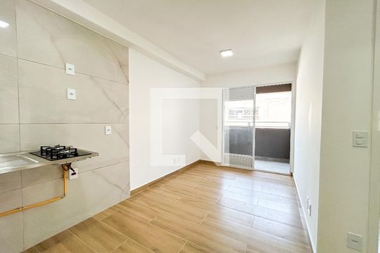 Sala/Cozinha de apartamento para alugar com 2 quartos, 37m² em Jardim São Luís, São Paulo