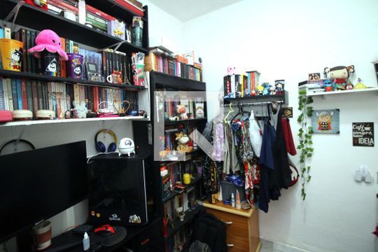 Quarto 1 de apartamento à venda com 2 quartos, 200m² em Irajá, Rio de Janeiro