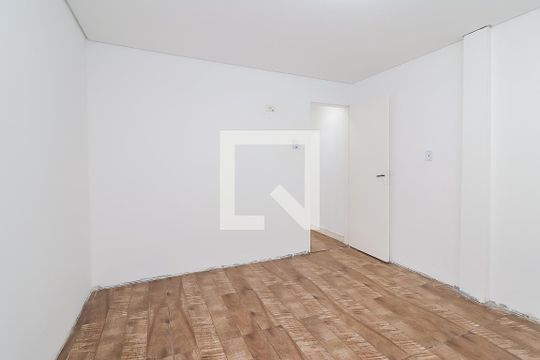 Quarto  de casa à venda com 5 quartos, 520m² em Parada Xv de Novembro, São Paulo