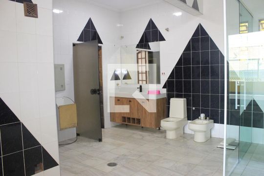 Banheiro da Suíte Master de casa à venda com 5 quartos, 350m² em Jardim Terezopolis, Guarulhos
