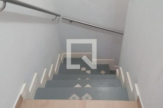 Escada de casa de condomínio à venda com 3 quartos, 80m² em Loteamento Alphaville, Campinas