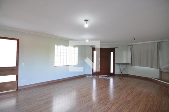 Sala 1 de casa para alugar com 5 quartos, 370m² em Tremembé, São Paulo