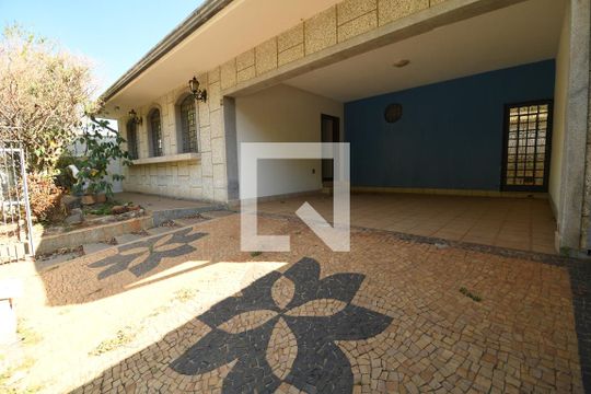 Garagem de casa à venda com 3 quartos, 280m² em Cidade Universitária, Campinas
