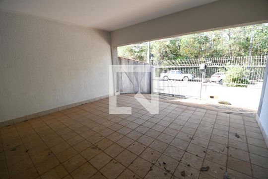 Garagem de casa à venda com 3 quartos, 280m² em Cidade Universitária, Campinas