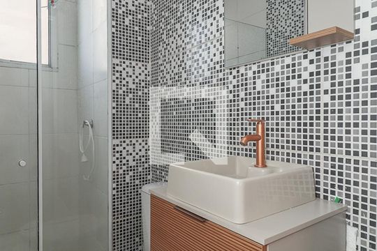 Banheiro de apartamento para alugar com 2 quartos, 42m² em Sarandi, Porto Alegre