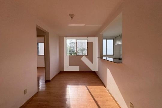 Sala de apartamento à venda com 2 quartos, 50m² em Parque São Vicente, Mauá