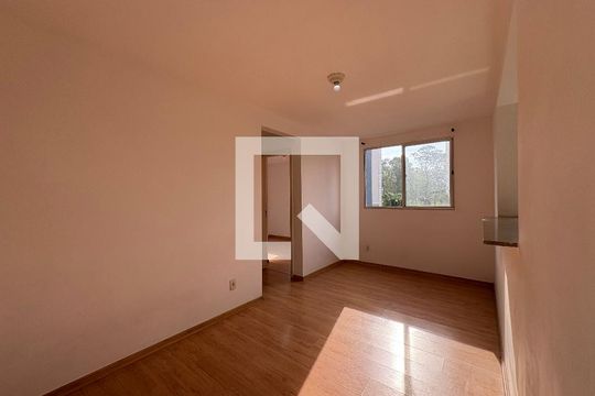 Sala de apartamento à venda com 2 quartos, 50m² em Parque São Vicente, Mauá