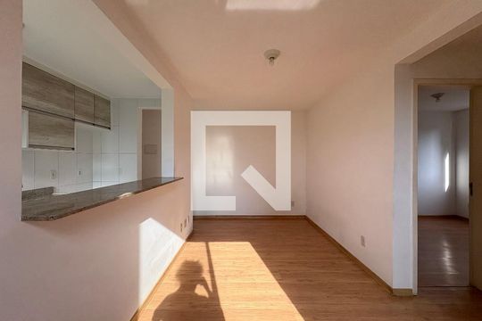 Sala de apartamento à venda com 2 quartos, 50m² em Parque São Vicente, Mauá