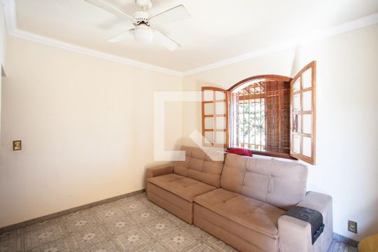 Sala 1 de casa à venda com 3 quartos, 289m² em Jaqueline, Belo Horizonte