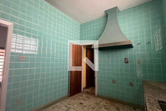 Cozinha de casa para alugar com 2 quartos, 213m² em Nova Campinas, Campinas