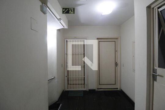 Corredor de apartamento para alugar com 2 quartos, 85m² em Higienópolis, Porto Alegre
