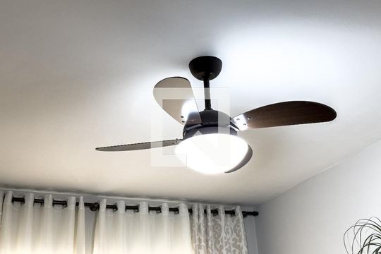 Sala de apartamento à venda com 2 quartos, 60m² em Irajá, Rio de Janeiro