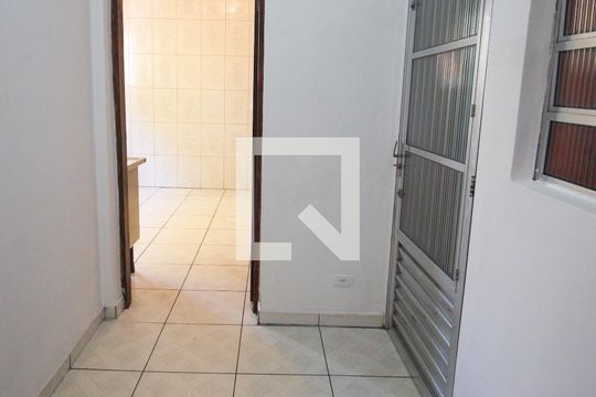 Corredor de casa para alugar com 2 quartos, 60m² em Vila Clara, São Paulo