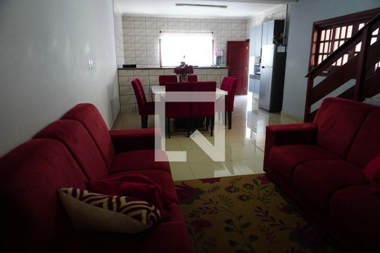 Sala  de casa para alugar com 4 quartos, 196m² em Parque Novo Mundo, Americana