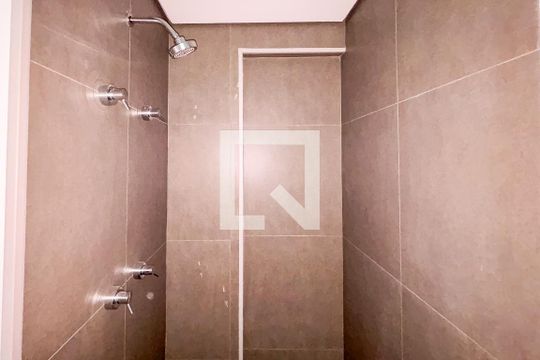 Banheiro de kitnet/studio à venda com 1 quarto, 20m² em Cerqueira César, São Paulo