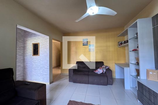 Sala de casa à venda com 3 quartos, 178m² em Campestre, São Leopoldo