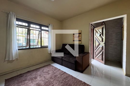 Sala de casa à venda com 3 quartos, 178m² em Campestre, São Leopoldo
