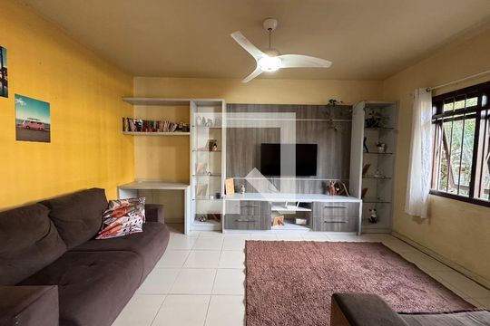 Sala de casa à venda com 3 quartos, 178m² em Campestre, São Leopoldo