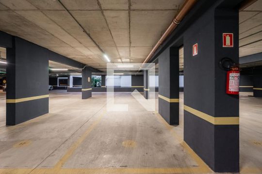 Garagem de kitnet/studio à venda com 1 quarto, 38m² em chacara das pedras, Porto Alegre