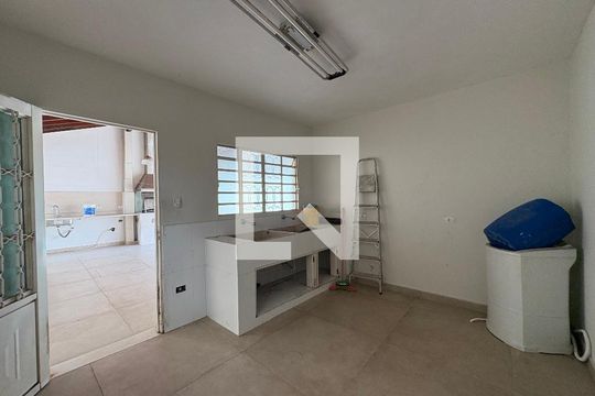 Lavanderia de casa à venda com 3 quartos, 424m² em Parque Bandeirante, Santo André